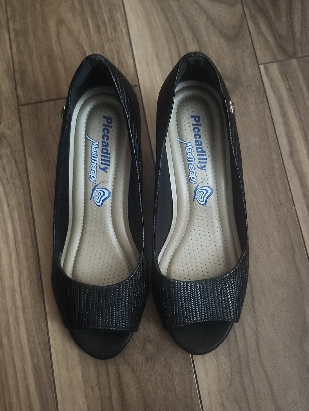 Piccadilly MaxiTherapy Black Peep-Toe Comfort Pumps